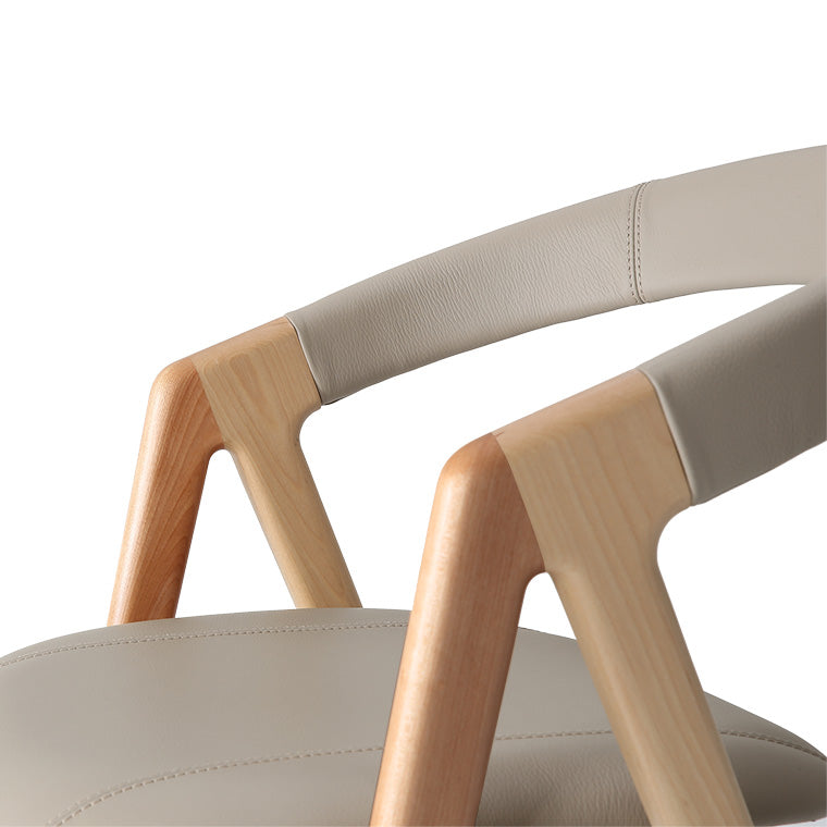 北海道カバの心材(赤身)と辺材(白太)が混在した、自然素材ならではの表情。