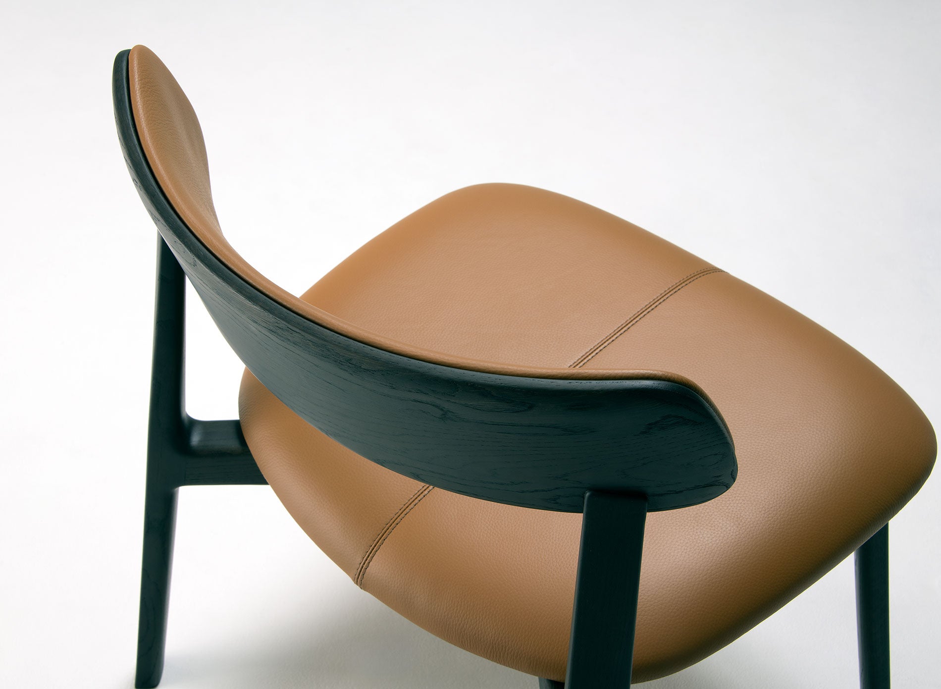 樹種・塗装:北海道ナラ DGY 張地:EN-BE/L3