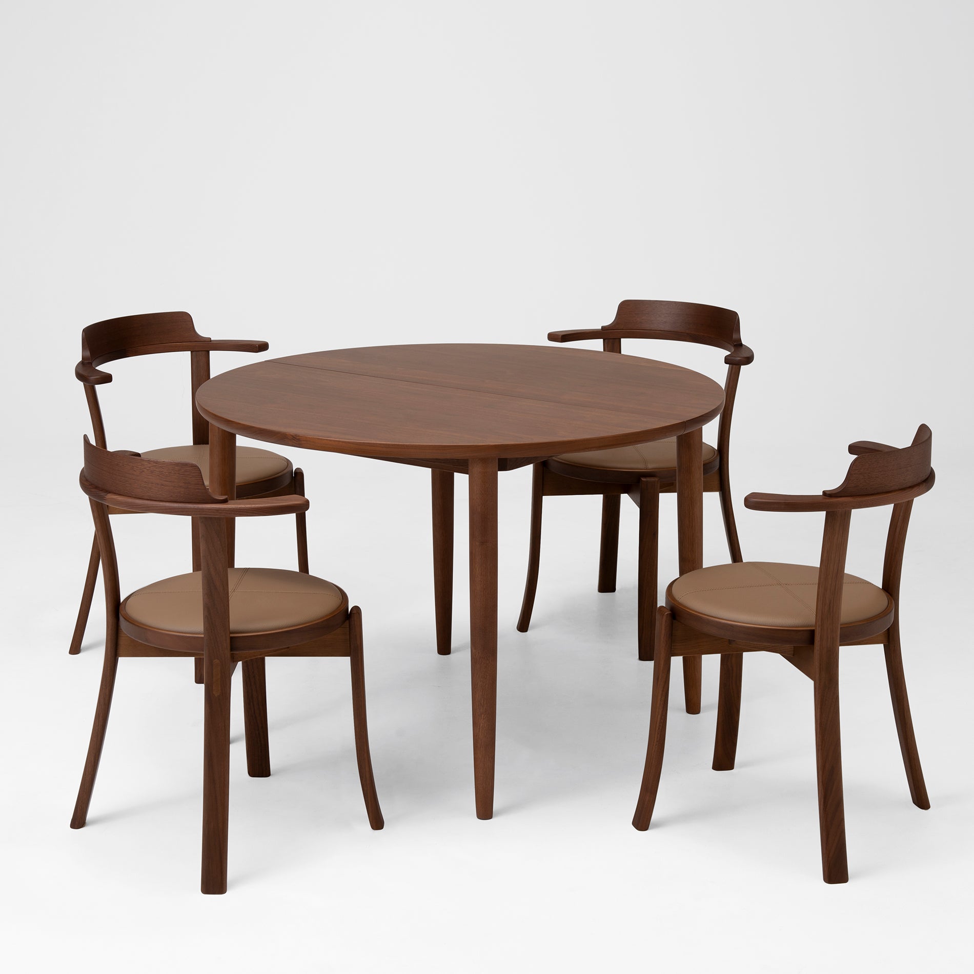 樹種・塗装:ウォルナットCW 張地:MG-GBE/L3