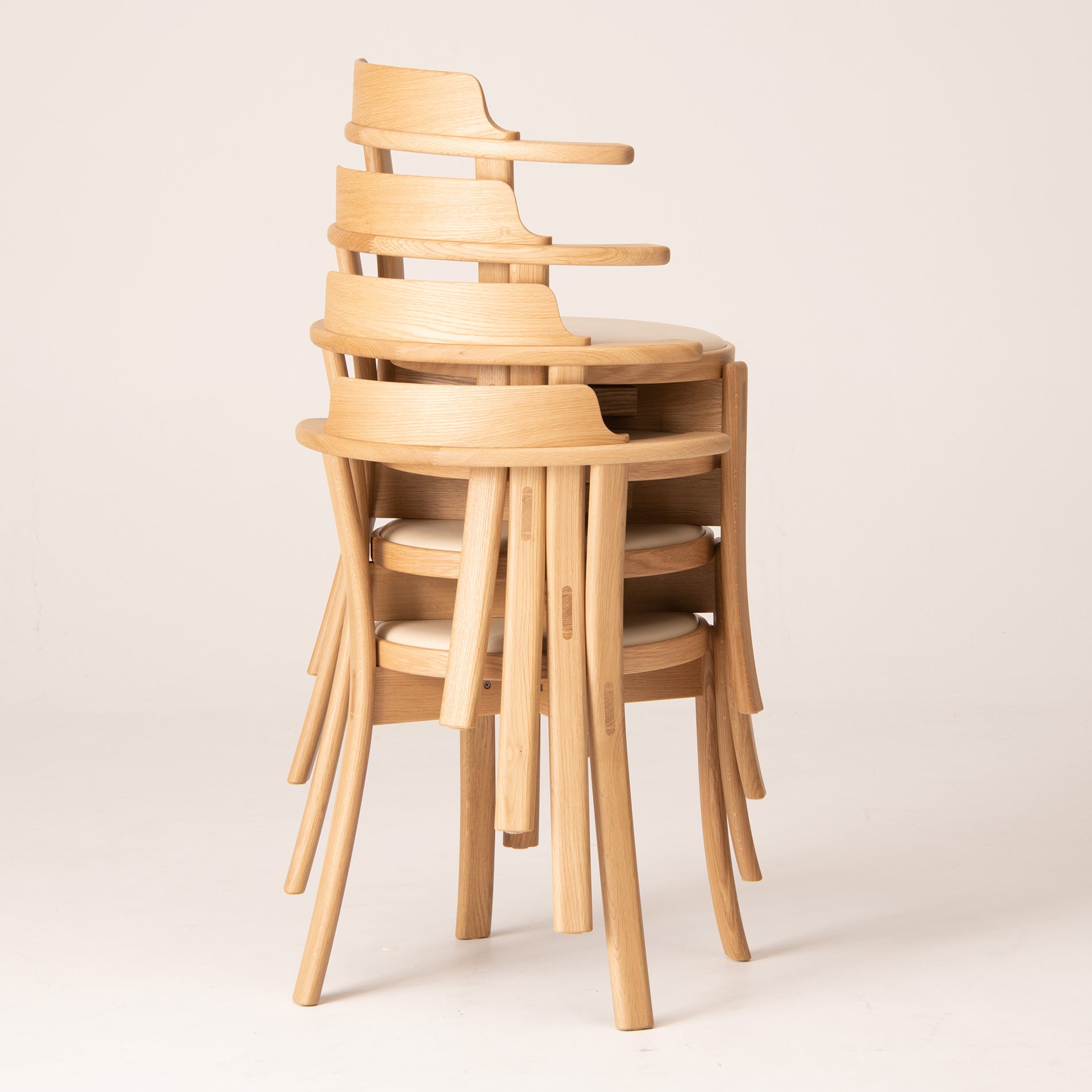 ルントオム チェアー(座張)