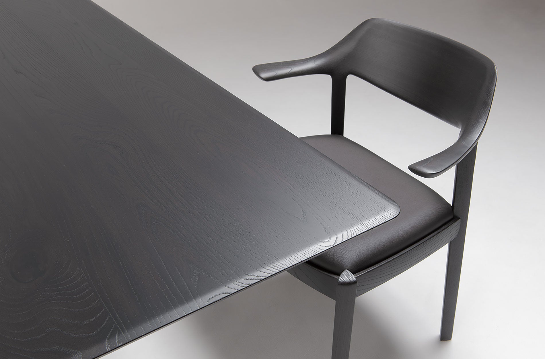 T脚ソリッドテーブル 210×95 樹種・塗装:北海道ニレ DGY