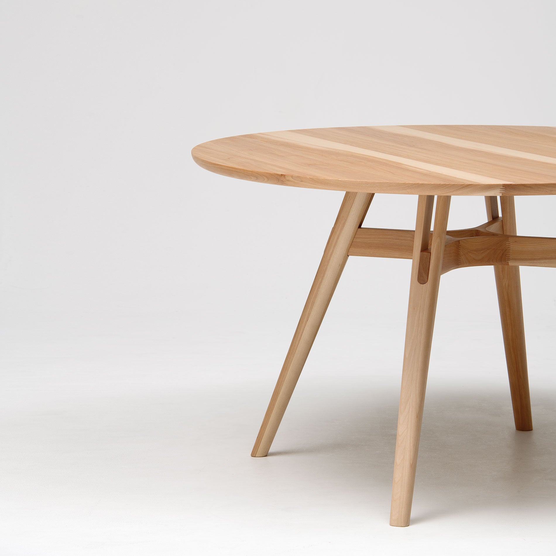 ラウンドテーブル φ120 樹種・塗装:北海道カバ NF