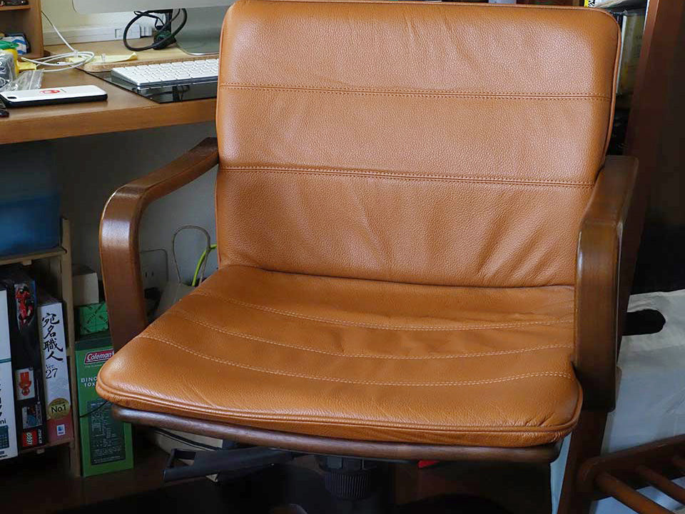 我が家のオフィスの重要な椅子<br>神奈川県 K.Iさま