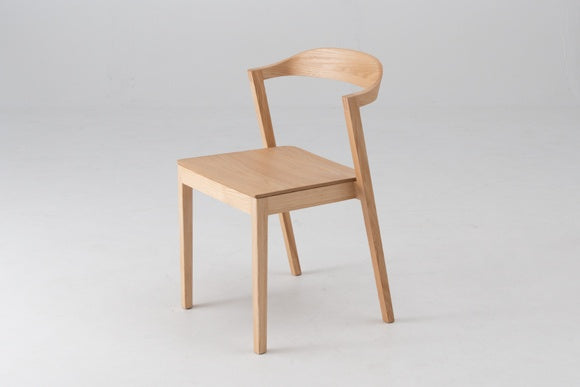 使い勝手の良いコンパクトな椅子